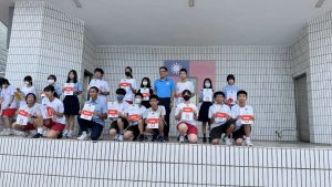 112-2 國中第2次段考成績優異頒獎代表照片